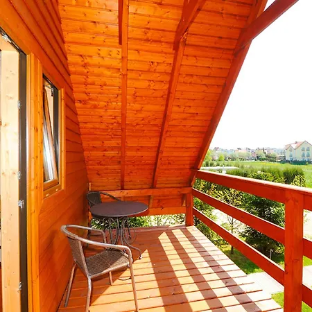 Orka Nr 18 펜션 우스트 노리 모르스키